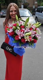 Яркий букет из орхидей, лилий и роз Яркий букет из орхидей, лилий и роз