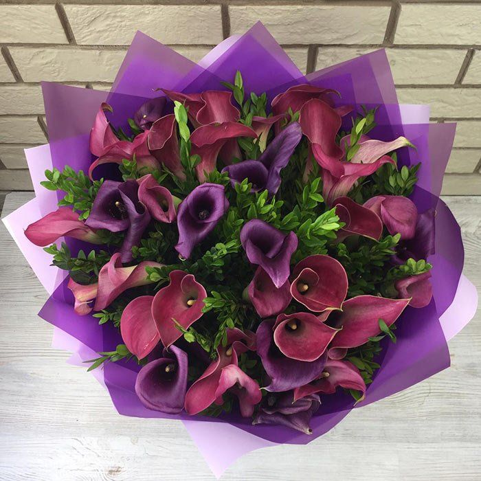 Яркий букет из калл