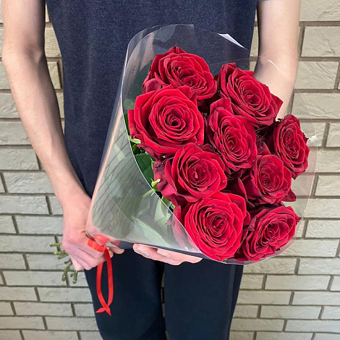 9 красных роз