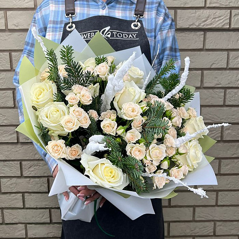 Зимний букет роз микс, ели