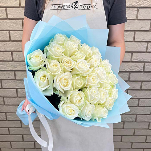 29 белых роз