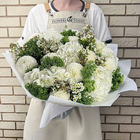 Гортензии, георгины, зелень