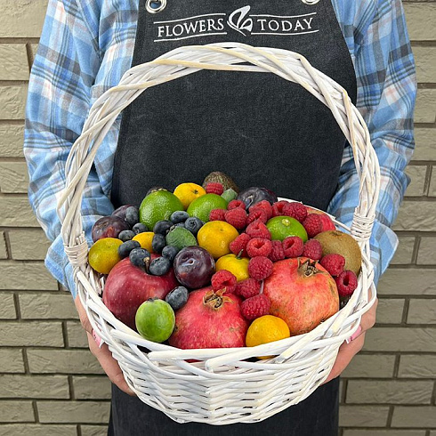 Гранат, малина, и другие фрукты и ягоды