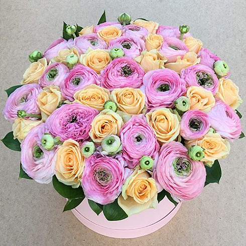 Коробка ранункулюсов