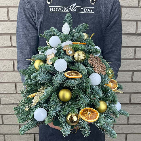 Ёлка с игрушками