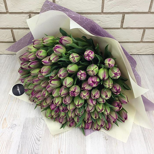 Букет из 101 тюльпана