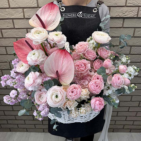 Ранункулюсы, маттиолы, антуриумы, розы