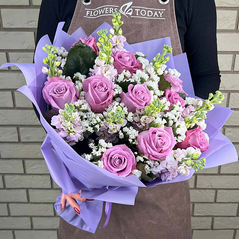 Розы, маттиолы, статицы