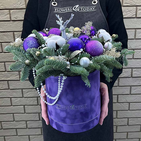 Фиолетовая ёлочная композиция