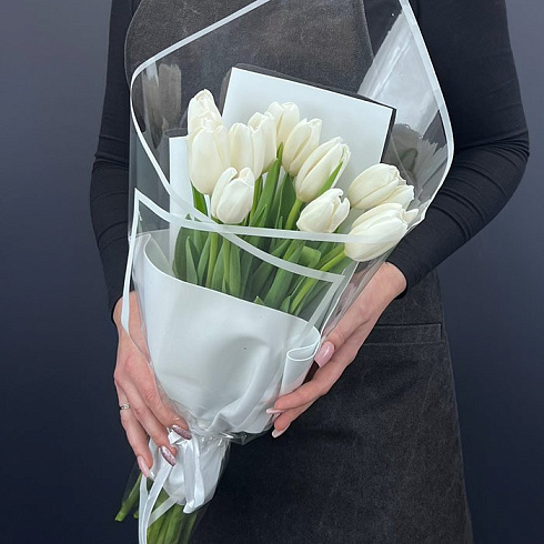 Белые тюльпаны