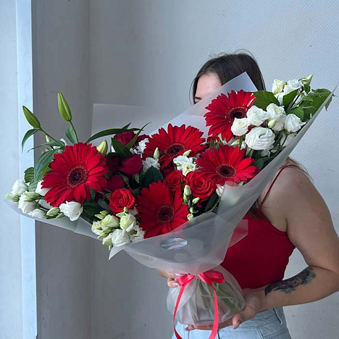 Герберы, эустомы, розы