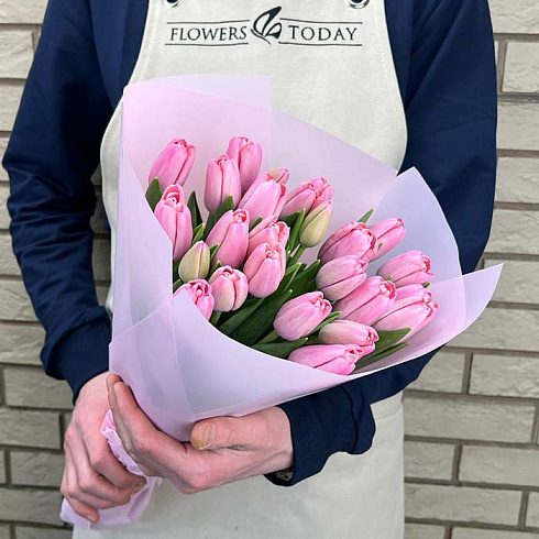 29 розовых тюльпанов