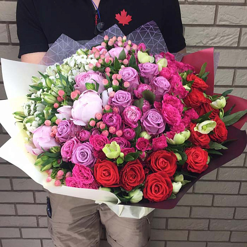 Пионы, розы, альстромерии