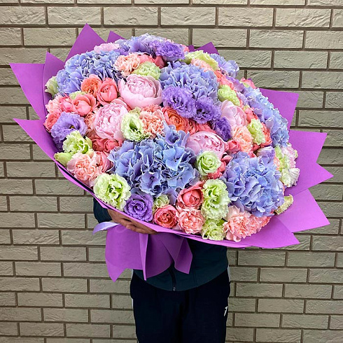 Пионы, пионовидные розы, гортензии, эустомы