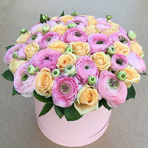 Коробка ранункулюсов