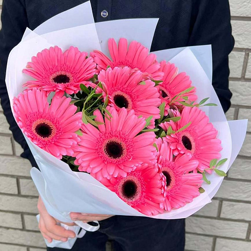 Розовые герберы