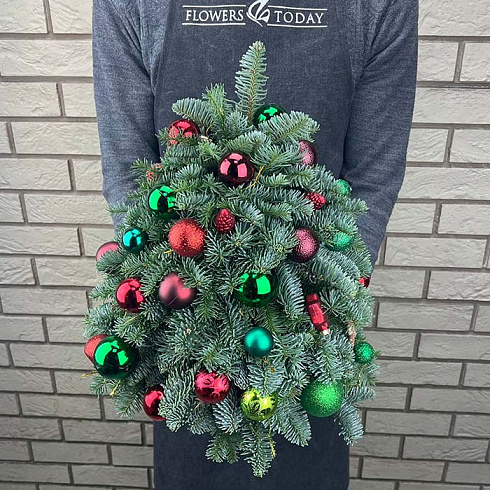 Собранная ёлка из живой ели