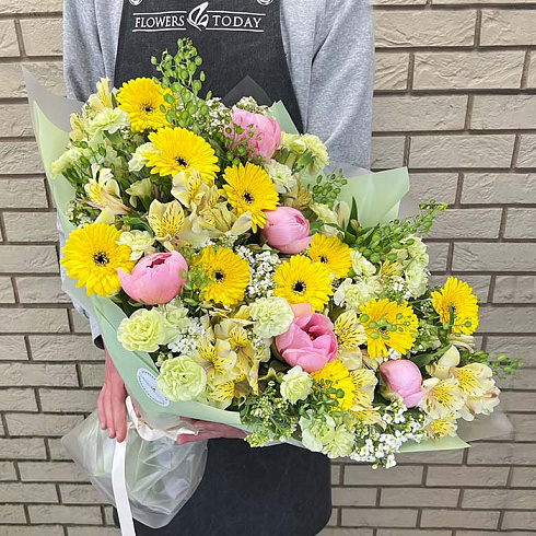 Герберы, пионы, альстромерии и гвоздики