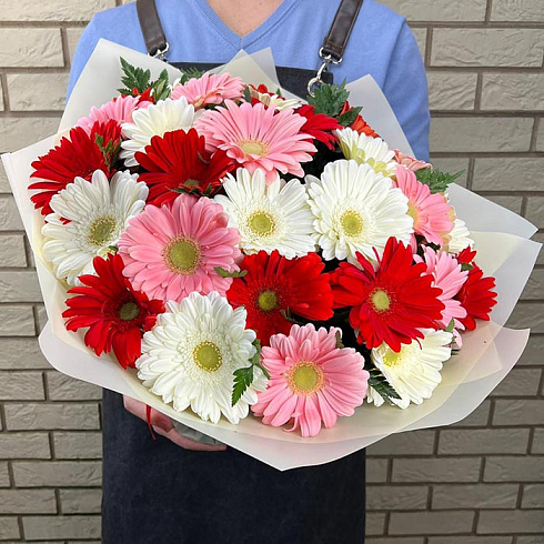 Микс гербер в дизайнерской  упаковке