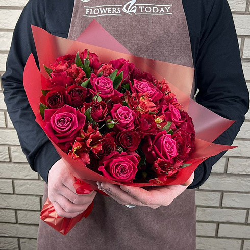 Розы микс и альстромерии