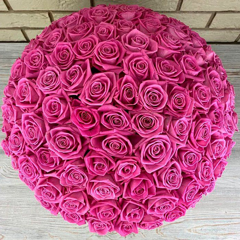 101 розовая роза в коробке