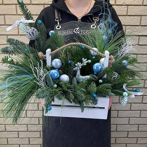 Ёлочная композиция с оленем