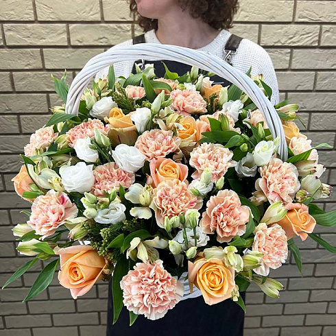 Розы, эустомы, гвоздики, альстромерии