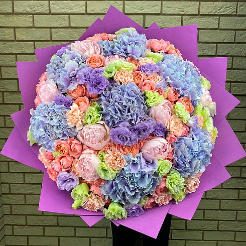 Пионы, пионовидные розы, гортензии, эустомы