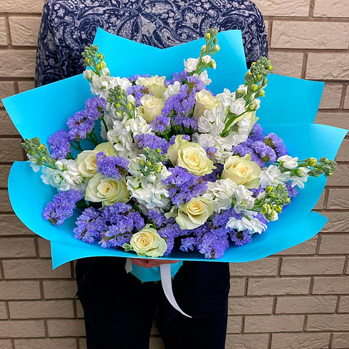 Статица, маттиола и розы