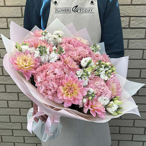 Георгины, маттиолы, эустомы, гортензии