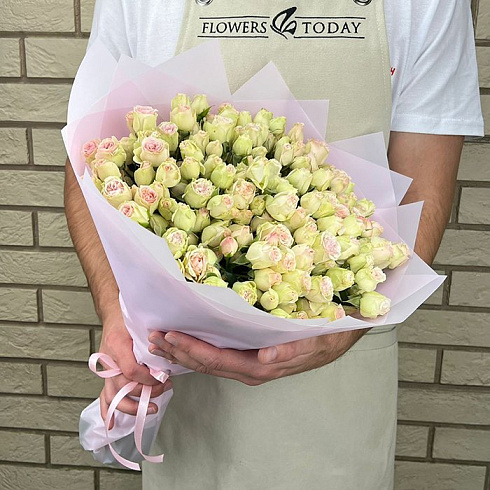 Кустовые розы бледно розовые