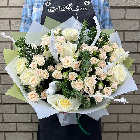 Зимний букет роз микс, ели