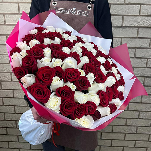 101 красная и белая роза