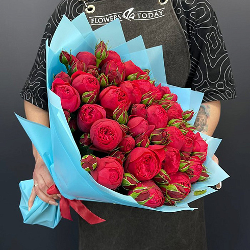 Пионовидные розы в бумаге