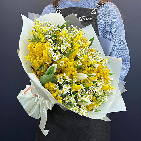 Мимозы, ромашки и тюльпаны