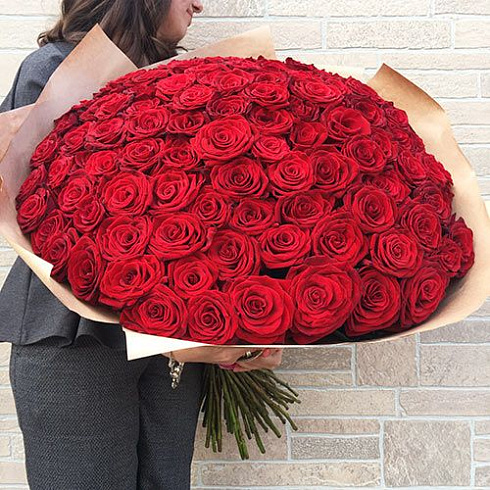 101 роза красная