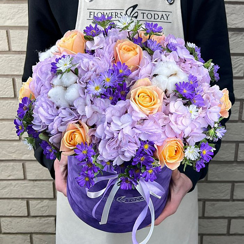 Фиолетовая композиция с гортензиями