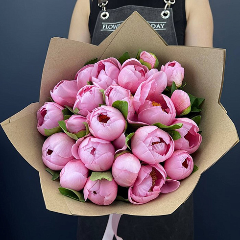 Букет из пионов