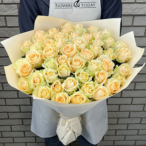 Персиковые розы