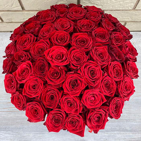 51 роза в коробке