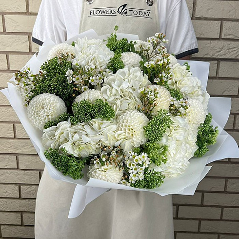 Гортензии, георгины, зелень