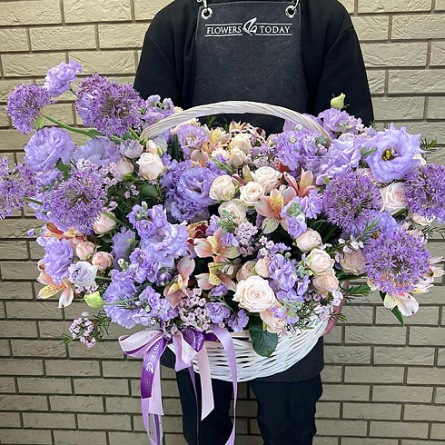 Кустовые розы, эустомы, альстромерии и экзотика