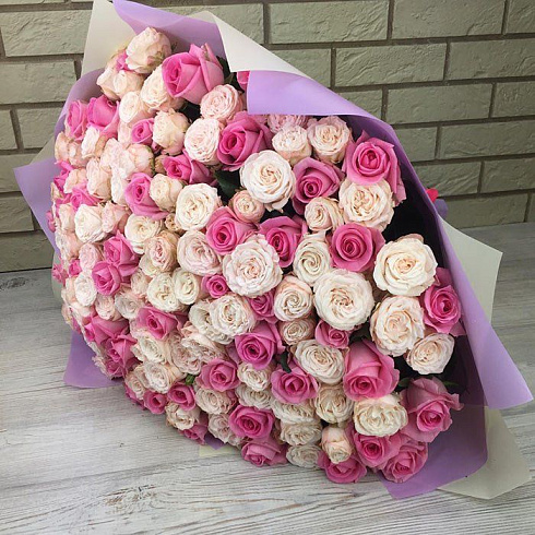 Кустовые пионовидные и розовые розы