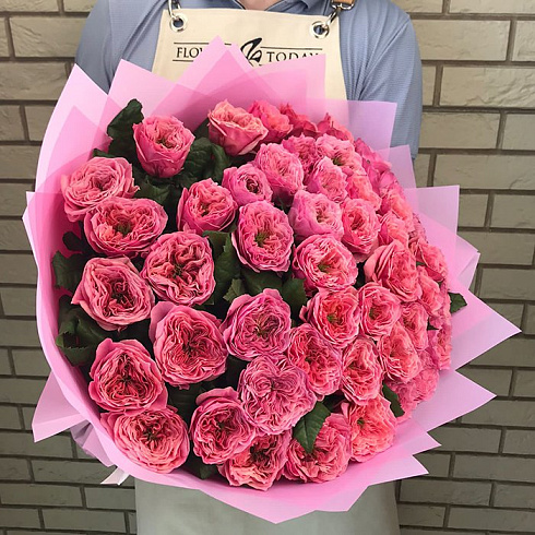 Пионовидные розовые розы