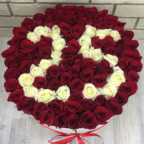 Цифры и буквы в бархатной коробке