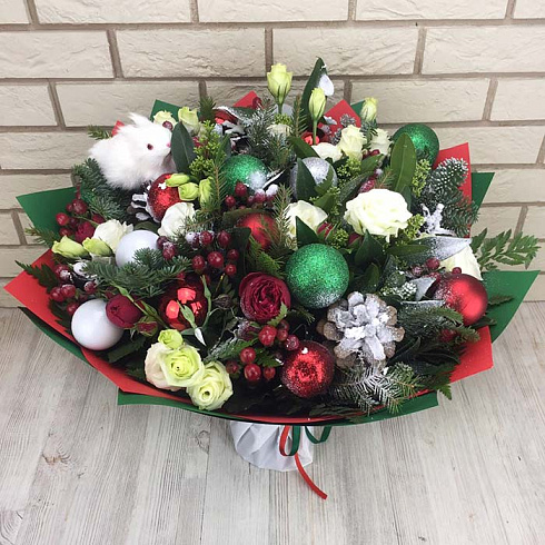 Новогодний яркий букет