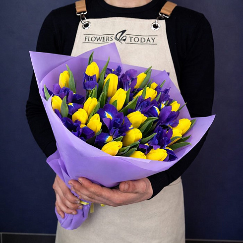 Тюльпаны и ирисы