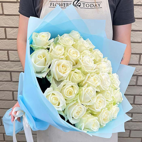 29 белых роз